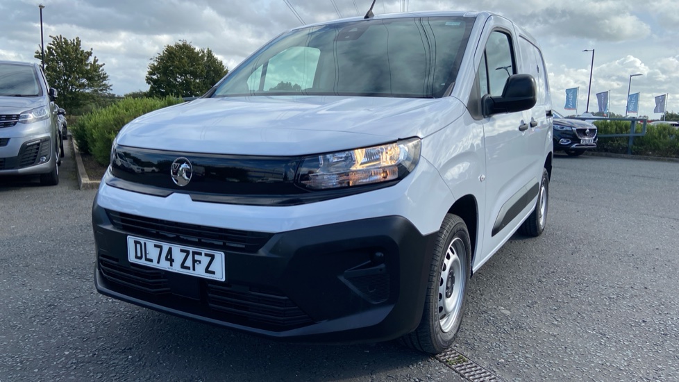 Vauxhall Combo Cargo Combo Diesel 1.5 Turbo D 100ps Prime H1 Van - Image 23