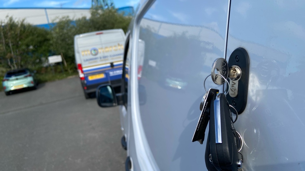 Vauxhall Combo Cargo Combo Diesel 1.5 Turbo D 100ps Prime H1 Van - Image 27