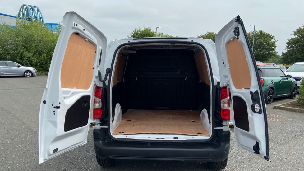 Vauxhall Combo Cargo Combo Diesel 1.5 Turbo D 100ps Prime H1 Van - Image 5