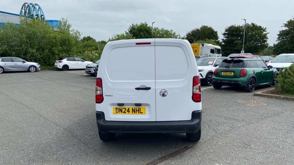 Vauxhall Combo Cargo Combo Diesel 1.5 Turbo D 100ps Prime H1 Van - Image 13