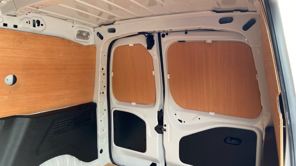 Vauxhall Combo Cargo Combo Diesel 1.5 Turbo D 100ps Prime H1 Van - Image 15