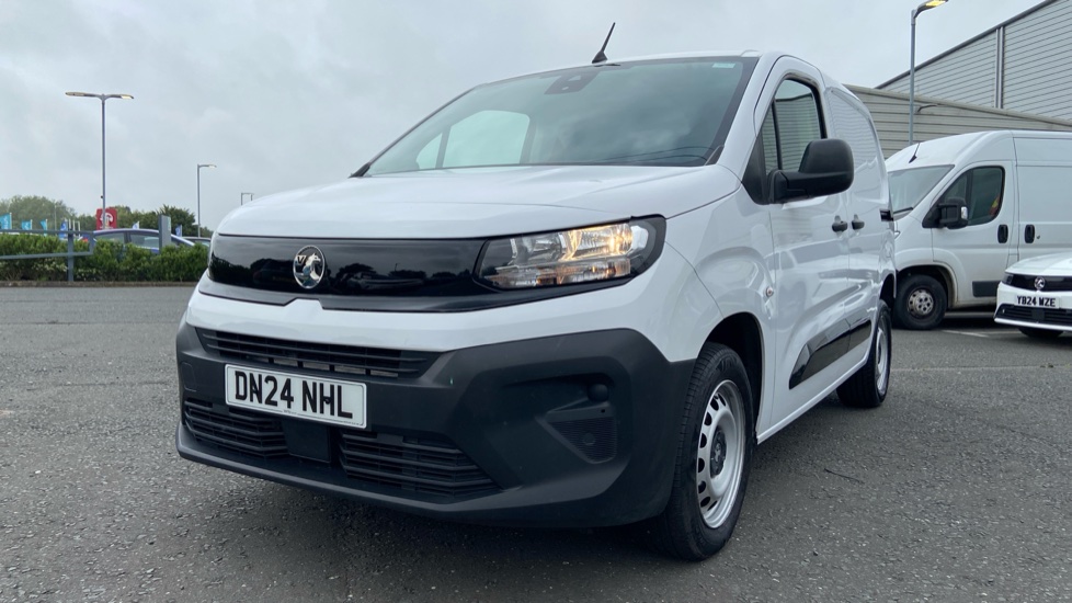 Vauxhall Combo Cargo Combo Diesel 1.5 Turbo D 100ps Prime H1 Van - Image 24