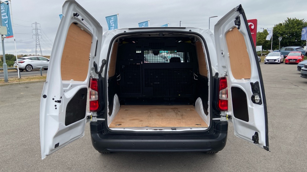 Vauxhall Combo Cargo Combo Xl Diesel 1.5 Turbo D 100ps Prime H1 Crew Van - Image 5