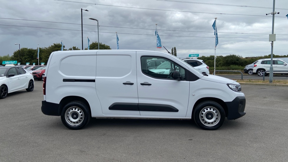 Vauxhall Combo Cargo Combo Xl Diesel 1.5 Turbo D 100ps Prime H1 Crew Van - Image 11