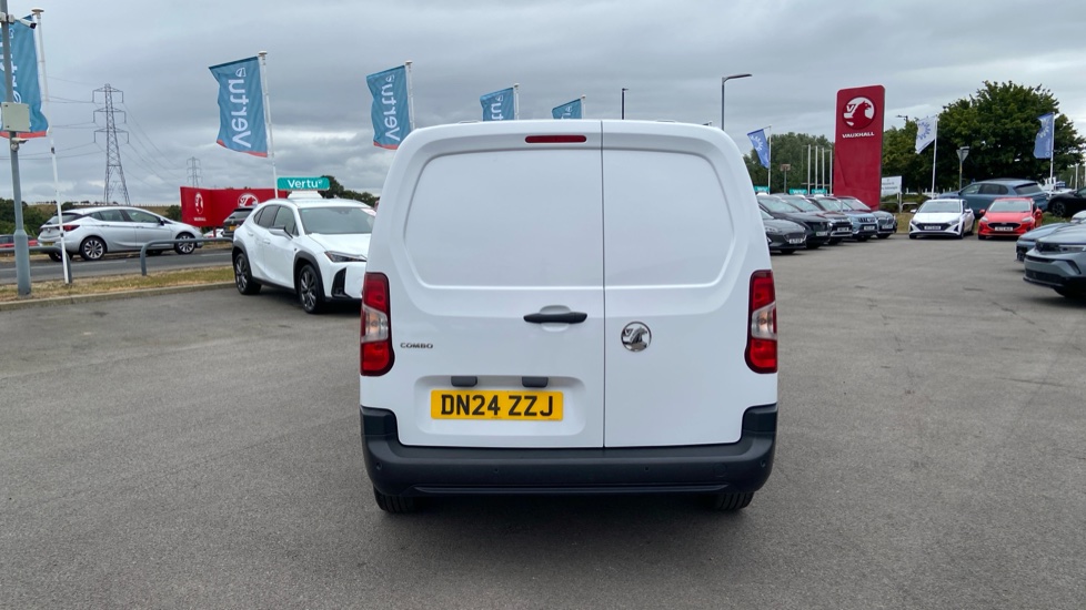Vauxhall Combo Cargo Combo Xl Diesel 1.5 Turbo D 100ps Prime H1 Crew Van - Image 13