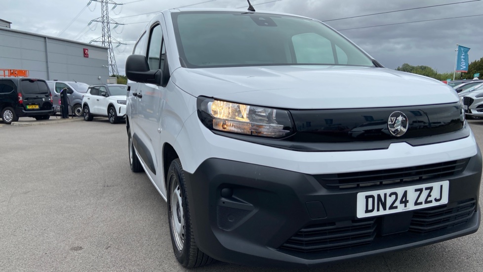 Vauxhall Combo Cargo Combo Xl Diesel 1.5 Turbo D 100ps Prime H1 Crew Van - Image 25