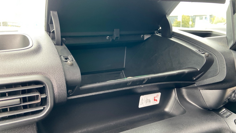 Vauxhall Combo Cargo Combo Xl Diesel 1.5 Turbo D 100ps Prime H1 Crew Van - Image 42