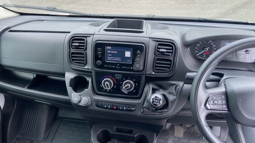 Peugeot Boxer 3500 L3 Diesel 2.2 BlueHDi 140 H2 Van Professional - Image 15