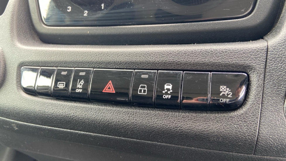 Peugeot Boxer 3500 L3 Diesel 2.2 BlueHDi 140 H2 Van Professional - Image 39