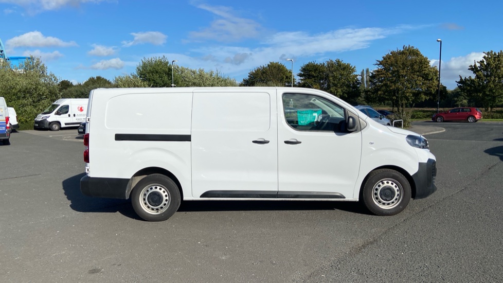 Peugeot Expert L2 Diesel 1.5 BlueHDi 120 Professional Van - Image 11