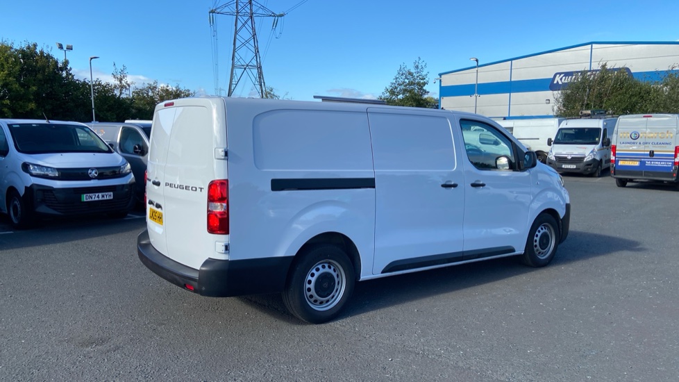 Peugeot Expert L2 Diesel 1.5 BlueHDi 120 Professional Van - Image 12