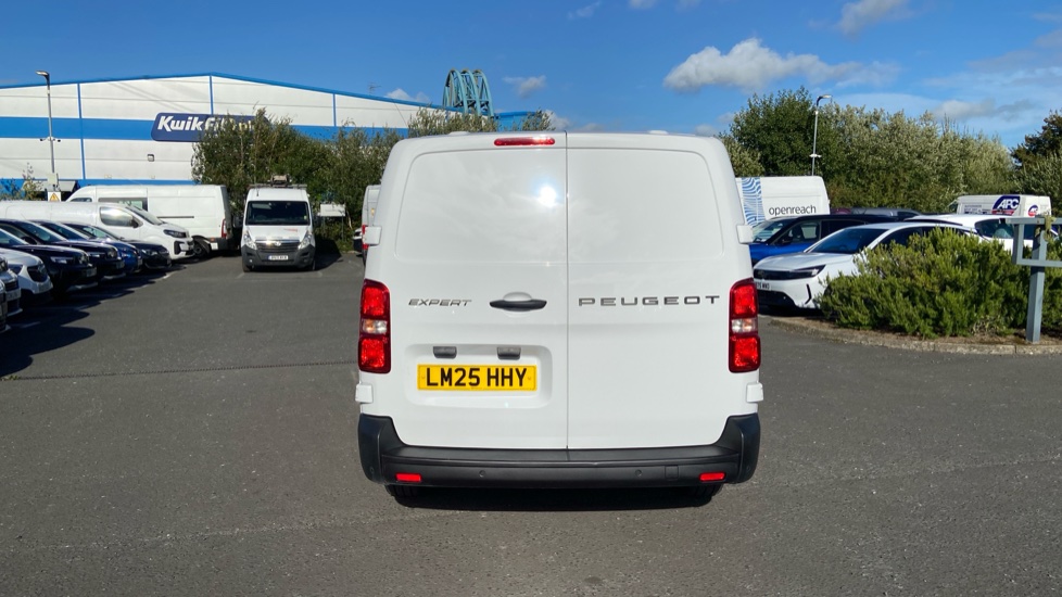 Peugeot Expert L2 Diesel 1.5 BlueHDi 120 Professional Van - Image 13