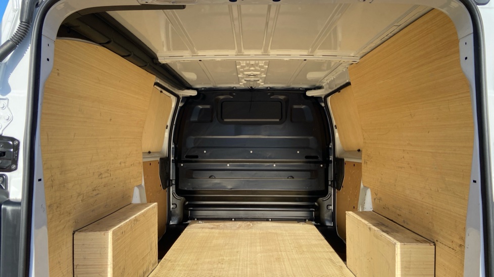 Peugeot Expert L2 Diesel 1.5 BlueHDi 120 Professional Van - Image 14
