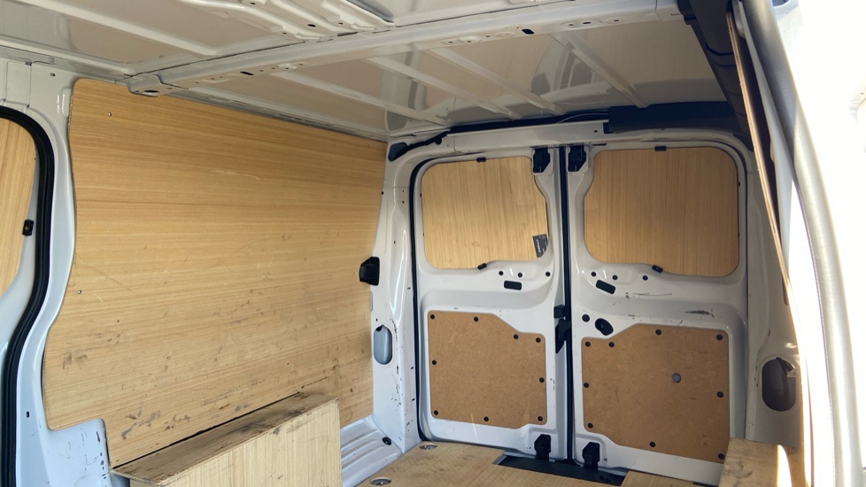 Peugeot Expert L2 Diesel 1.5 BlueHDi 120 Professional Van - Image 15