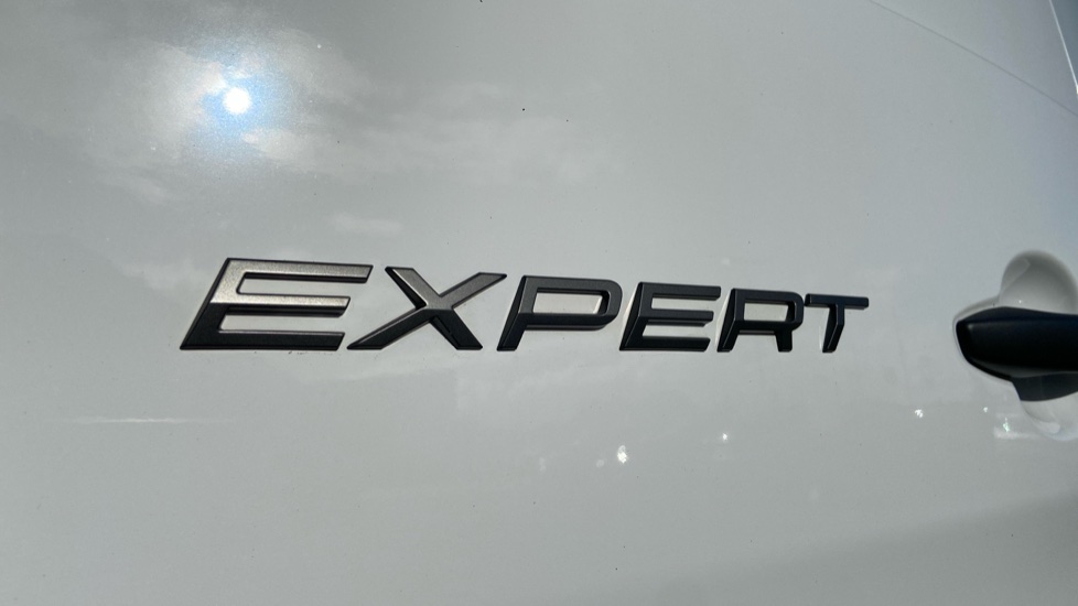 Peugeot Expert L2 Diesel 1.5 BlueHDi 120 Professional Van - Image 22