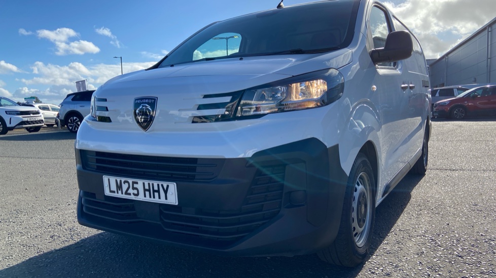 Peugeot Expert L2 Diesel 1.5 BlueHDi 120 Professional Van - Image 24