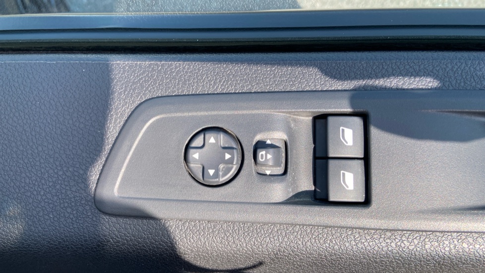 Vauxhall Vivaro L2 Diesel 2.0 Turbo D 145 Pro H1 Van - Image 37