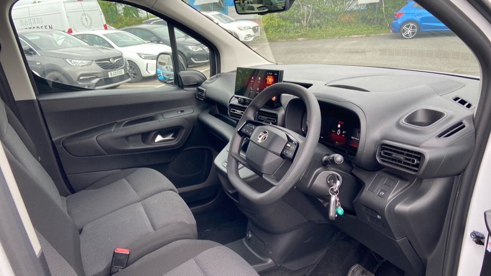 Vauxhall Combo Cargo Combo Xl Electric 100kW Pro 52kWh H1 Van Auto - Image 8