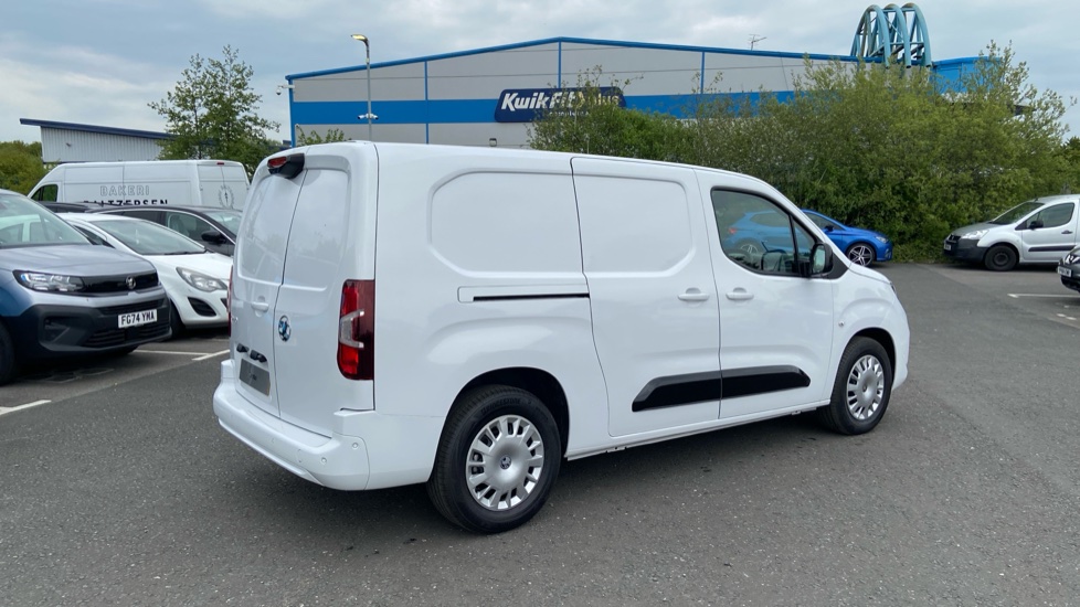 Vauxhall Combo Cargo Combo Xl Electric 100kW Pro 52kWh H1 Van Auto - Image 12