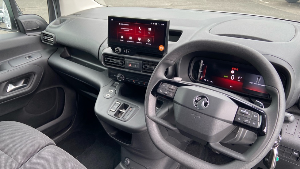 Vauxhall Combo Cargo Combo Xl Electric 100kW Pro 52kWh H1 Van Auto - Image 17