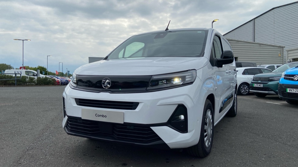 Vauxhall Combo Cargo Combo Xl Electric 100kW Pro 52kWh H1 Van Auto - Image 25