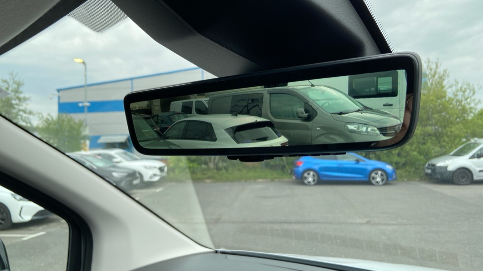 Vauxhall Combo Cargo Combo Xl Electric 100kW Pro 52kWh H1 Van Auto - Image 30