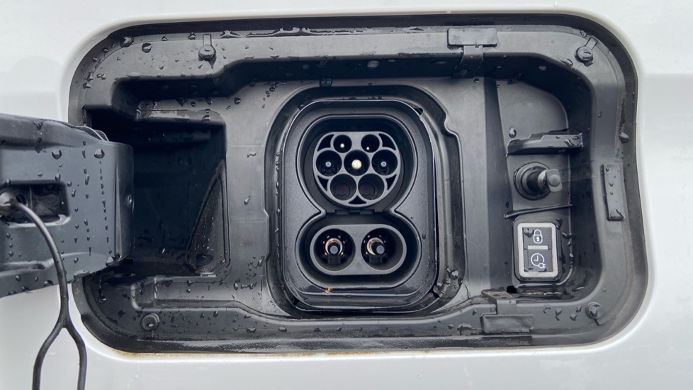 Vauxhall Combo Cargo Combo Xl Electric 100kW Pro 52kWh H1 Van Auto - Image 3
