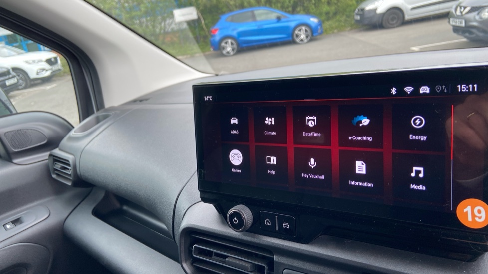 Vauxhall Combo Cargo Combo Xl Electric 100kW Pro 52kWh H1 Van Auto - Image 47