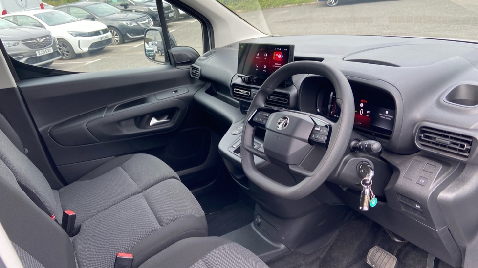 Vauxhall Combo Cargo Combo Xl Electric 100kW Pro 52kWh H1 Van Auto - Image 8