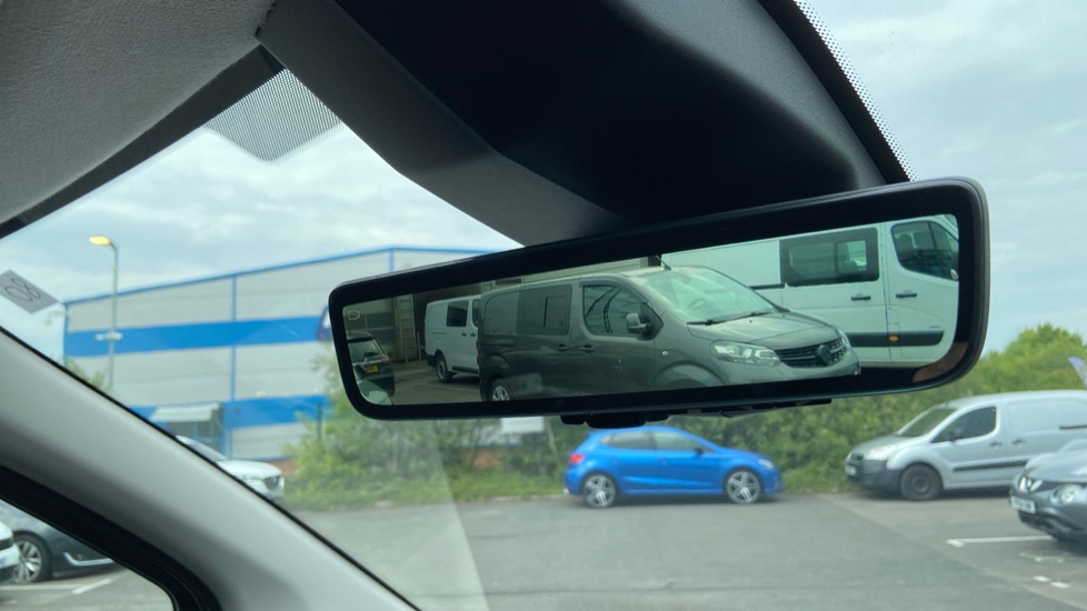 Vauxhall Combo Cargo Combo Xl Electric 100kW Pro 52kWh H1 Van Auto - Image 31