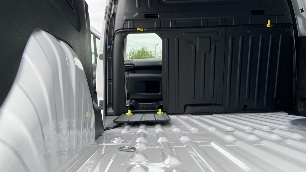 Vauxhall Combo Cargo Combo Xl Electric 100kW Pro 52kWh H1 Van Auto - Image 35