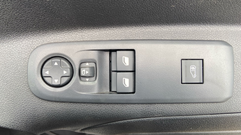 Vauxhall Combo Cargo Combo Xl Electric 100kW Pro 52kWh H1 Van Auto - Image 44