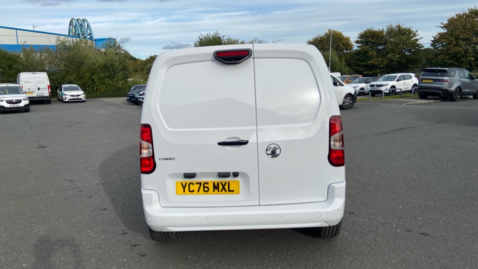 Vauxhall Combo Cargo Combo Diesel 1.5 Turbo D 100ps Pro H1 Van - Image 11