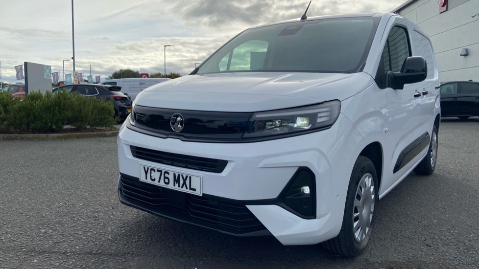 Vauxhall Combo Cargo Combo Diesel 1.5 Turbo D 100ps Pro H1 Van - Image 24