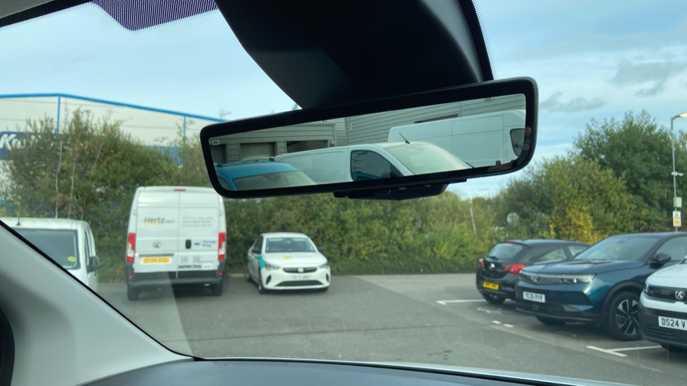 Vauxhall Combo Cargo Combo Diesel 1.5 Turbo D 100ps Pro H1 Van - Image 30