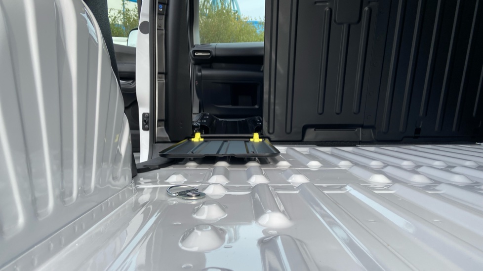 Vauxhall Combo Cargo Combo Diesel 1.5 Turbo D 100ps Pro H1 Van - Image 32