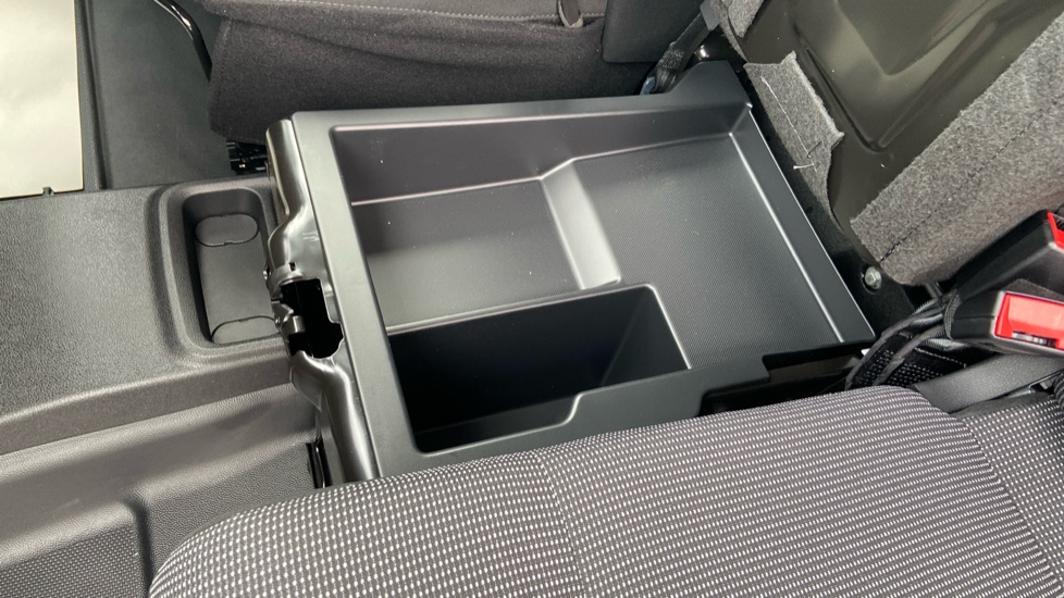Vauxhall Combo Cargo Combo Diesel 1.5 Turbo D 100ps Pro H1 Van - Image 35