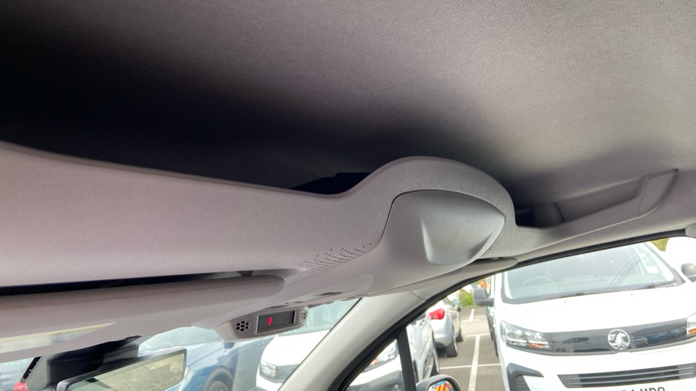 Vauxhall Combo Cargo Combo Diesel 1.5 Turbo D 100ps Pro H1 Van - Image 37