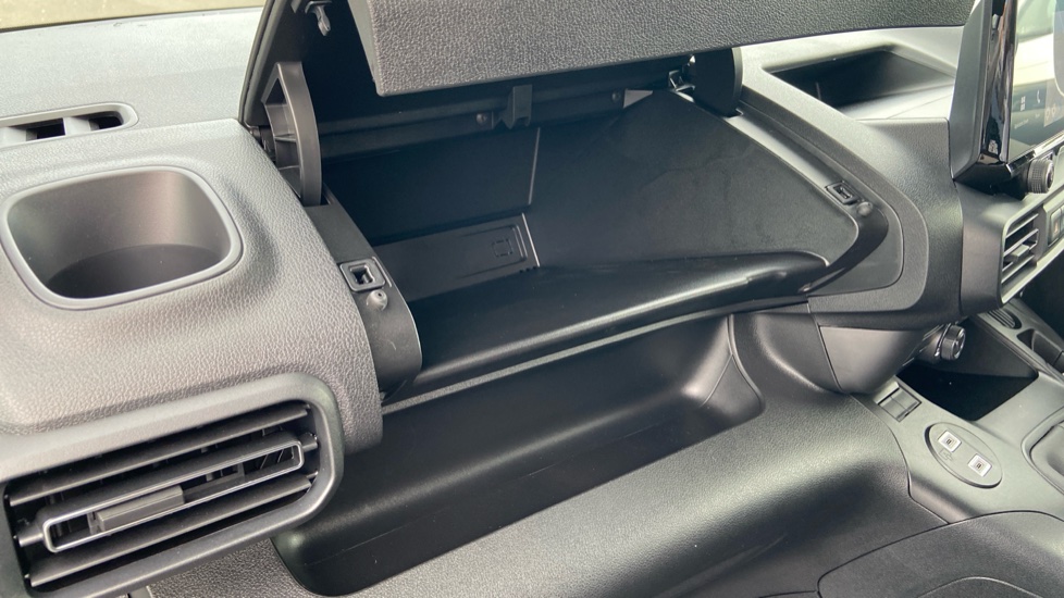 Vauxhall Combo Cargo Combo Diesel 1.5 Turbo D 100ps Pro H1 Van - Image 38