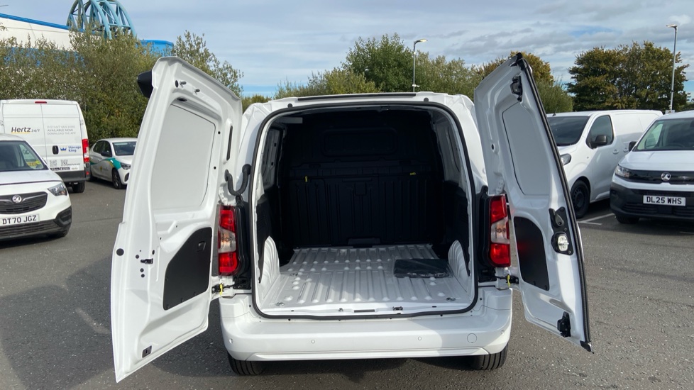 Vauxhall Combo Cargo Combo Diesel 1.5 Turbo D 100ps Pro H1 Van - Image 3