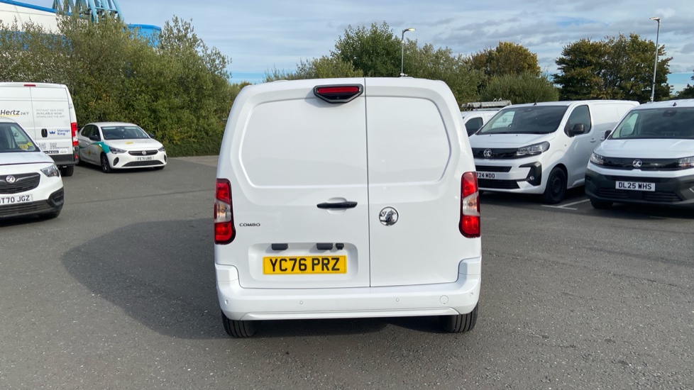 Vauxhall Combo Cargo Combo Diesel 1.5 Turbo D 100ps Pro H1 Van - Image 11