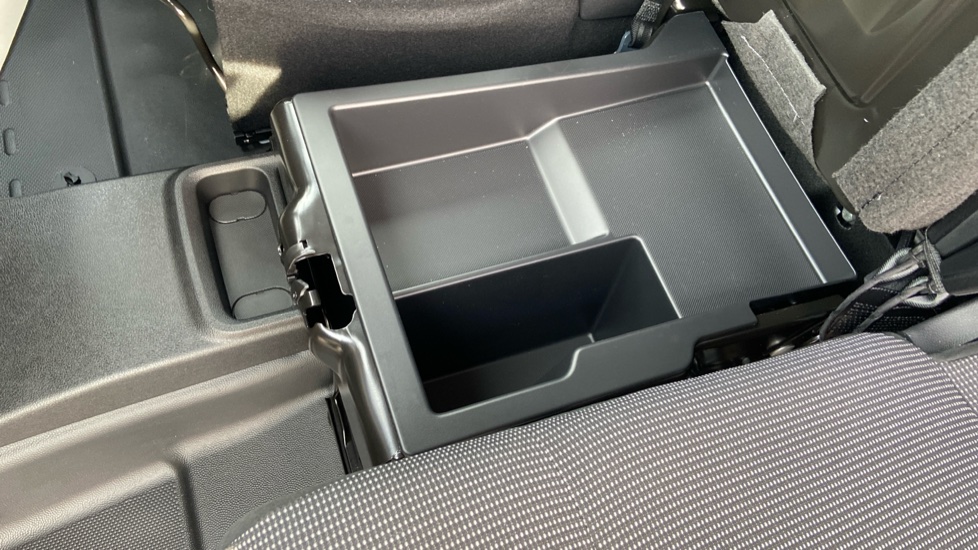 Vauxhall Combo Cargo Combo Diesel 1.5 Turbo D 100ps Pro H1 Van - Image 34