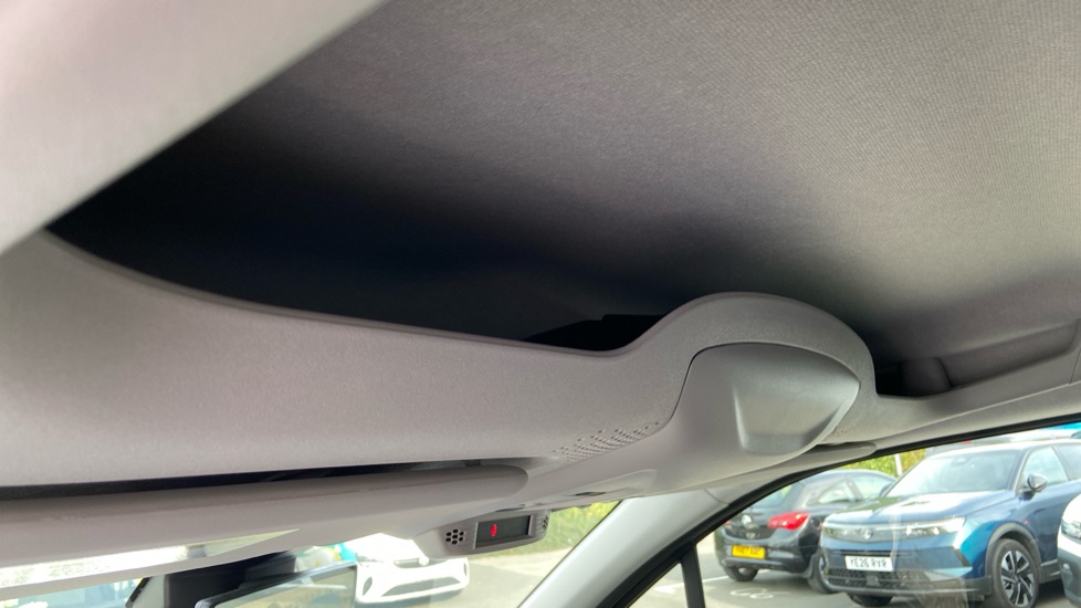 Vauxhall Combo Cargo Combo Diesel 1.5 Turbo D 100ps Pro H1 Van - Image 36