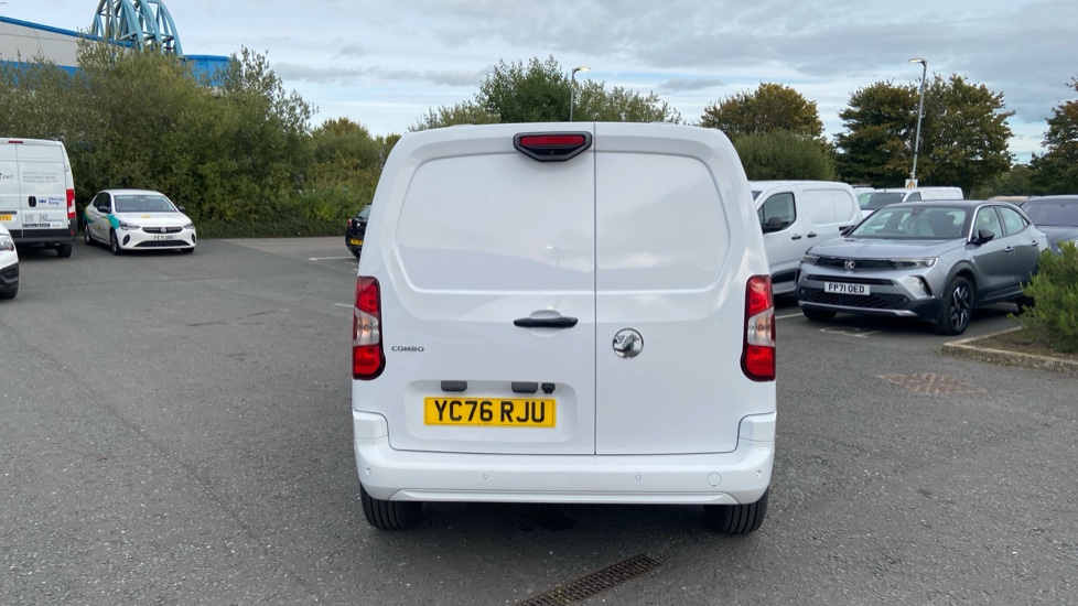 Vauxhall Combo Cargo Combo Diesel 1.5 Turbo D 100ps Pro H1 Van - Image 11