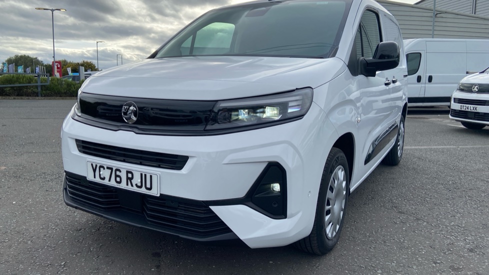 Vauxhall Combo Cargo Combo Diesel 1.5 Turbo D 100ps Pro H1 Van - Image 24