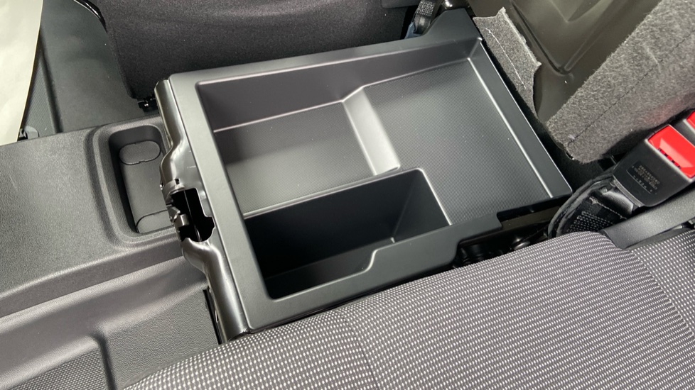 Vauxhall Combo Cargo Combo Diesel 1.5 Turbo D 100ps Pro H1 Van - Image 35