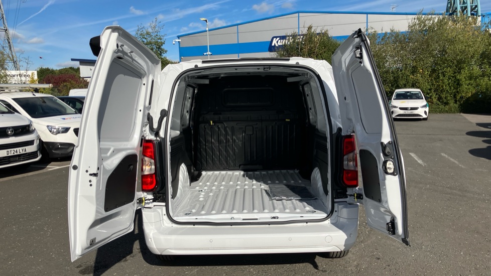 Vauxhall Combo Cargo Combo Xl Diesel 1.5 Turbo D 100ps Pro H1 Van - Image 3