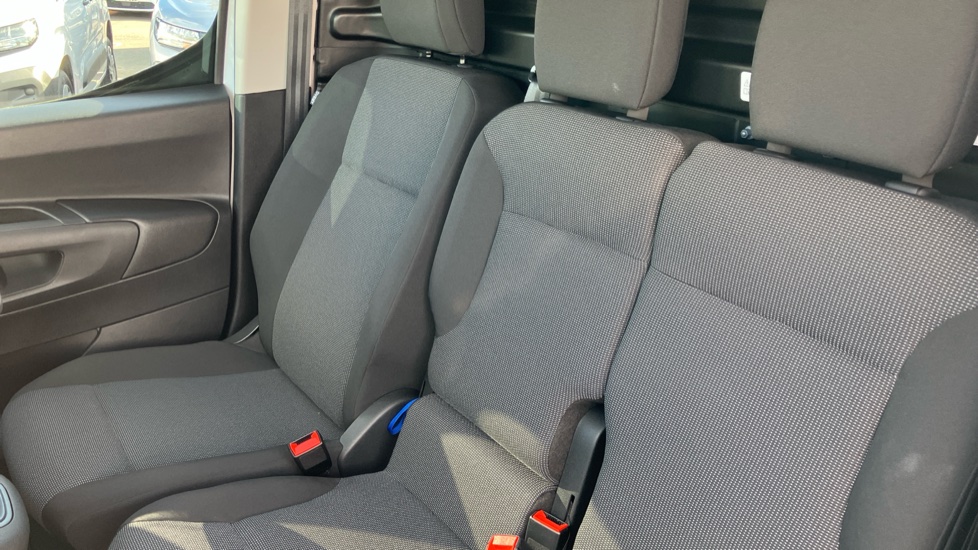 Vauxhall Combo Cargo Combo Xl Diesel 1.5 Turbo D 100ps Pro H1 Van - Image 13