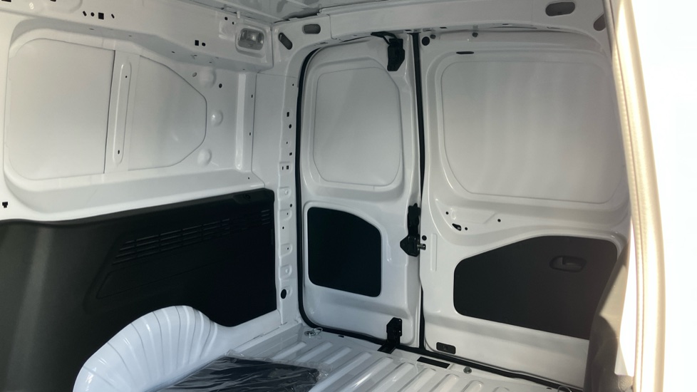 Vauxhall Combo Cargo Combo Xl Diesel 1.5 Turbo D 100ps Pro H1 Van - Image 14