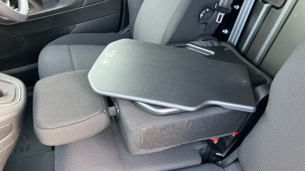 Vauxhall Combo Cargo Combo Xl Diesel 1.5 Turbo D 100ps Pro H1 Van - Image 36